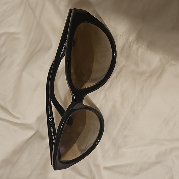 Tory Burch Sunglasses - Picture 4 of 12